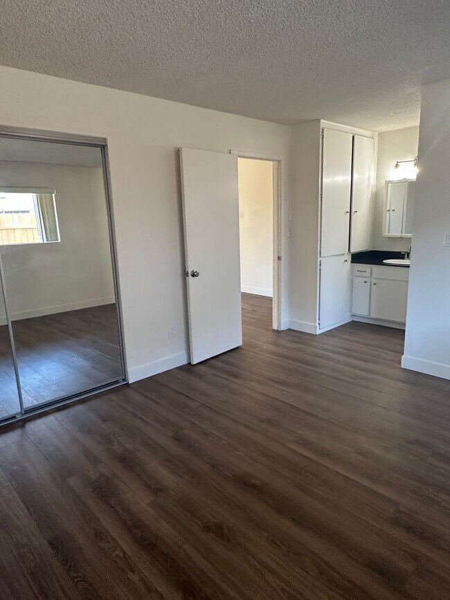 Building Photo - 7434 Mesa College Dr