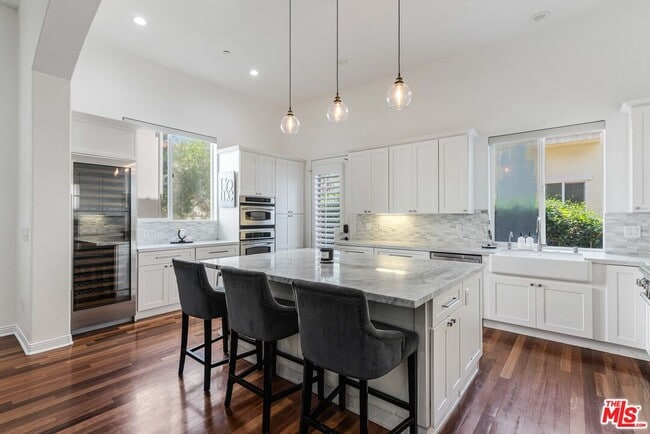 Building Photo - 5734 S Celedon Creek