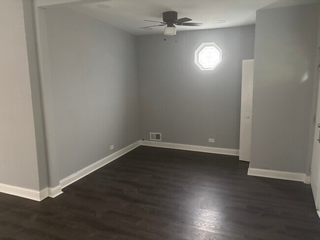 Building Photo - 4610 N Karlov Ave