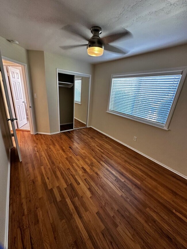 Building Photo - SILVER STRAND BLVD DUPLEX