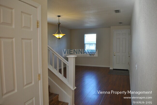 Building Photo - House for Rent in Natomas!