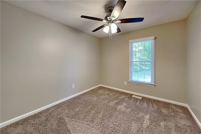 Building Photo - 274 Peach Crossing Dr