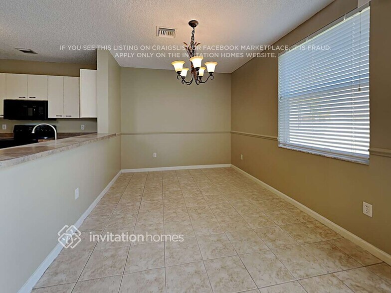 Building Photo - 1502 Running Oak Ln