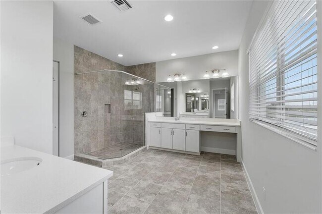 Building Photo - 5217 Liberty Ln