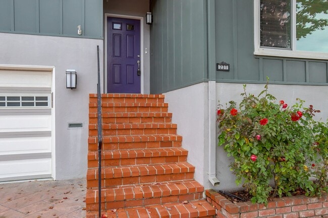 Building Photo - Extensively remodeled 4 Bed / 3 Bath home in South San Francisco. YouTube tour!