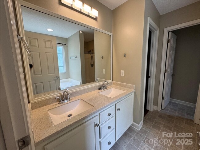 Building Photo - 3802 Cassidy Dr