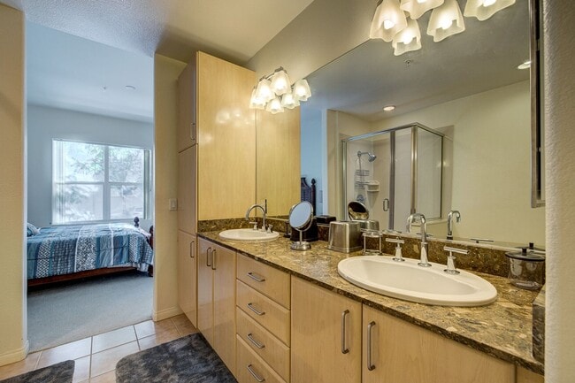 Building Photo - STUNNING 3 BEDROOM 2 FULL BATH FIRST FLOOR...
