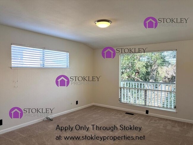 Building Photo - 790 Solana Dr