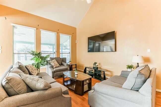 Building Photo - 2889 Flower Creek Ln