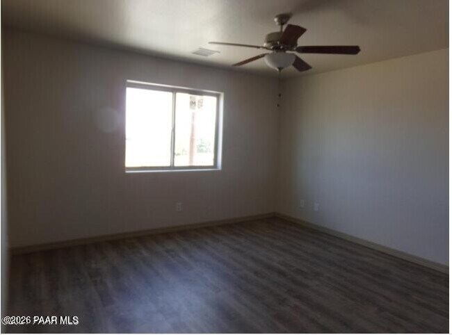 Building Photo - 2924 N Yavapai Rd E