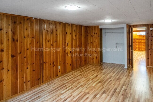 Building Photo - 1003 W Eastmont Way