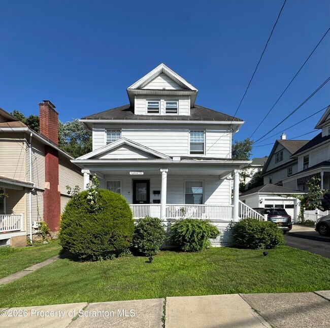 Building Photo - 1810 Capouse Ave