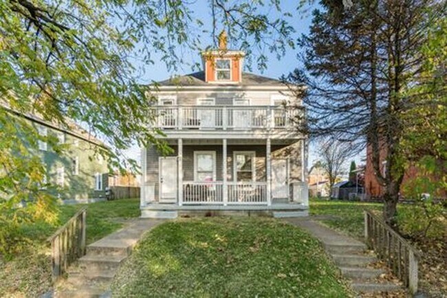 Building Photo - 360 N Garfield Ave