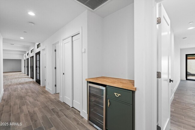 Building Photo - 7225 E Harmont Dr