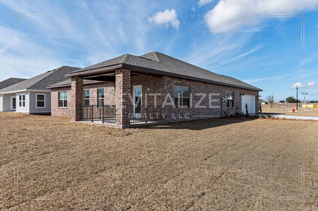 Building Photo - Brand-New 5BR Fairhope Home on Corner Lot with Garage