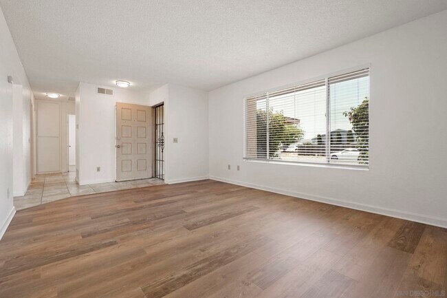 Building Photo - 10625 Amantha Ave