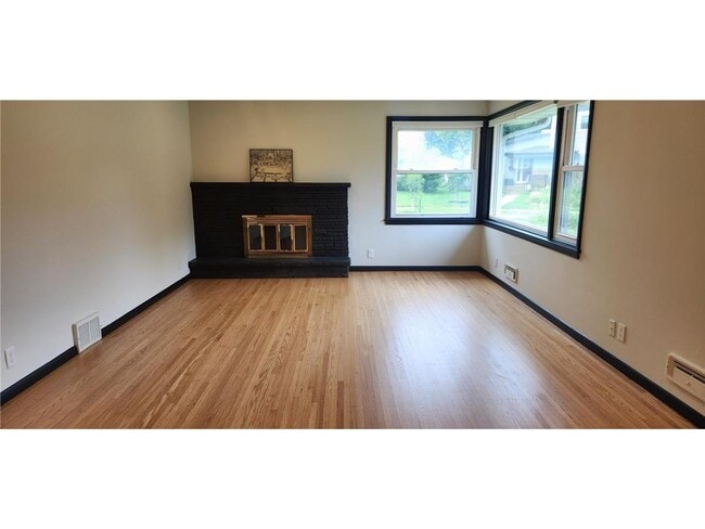 Building Photo - 6115 Colfax Ln S