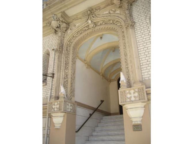 Front of building entryway - 700 Mason St