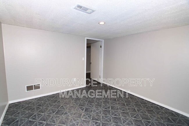 Building Photo - 3448 Ringwood St