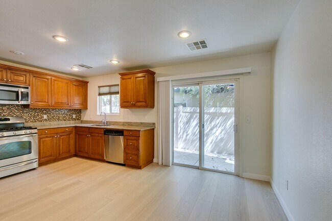 Building Photo - Bright & Inviting 3 Bedroom Home in 89148