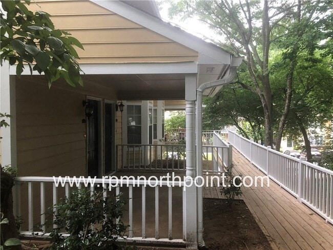 Building Photo - 4161 Riverlook Pkwy SE