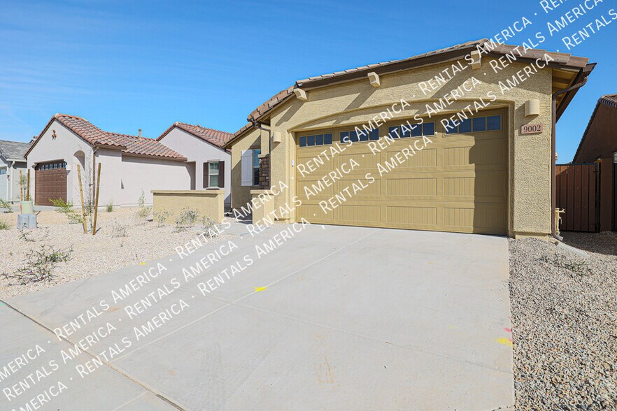 Building Photo - 9002 W Rancho Dr