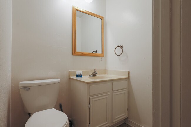 Building Photo - 10014 Stratmore Cir