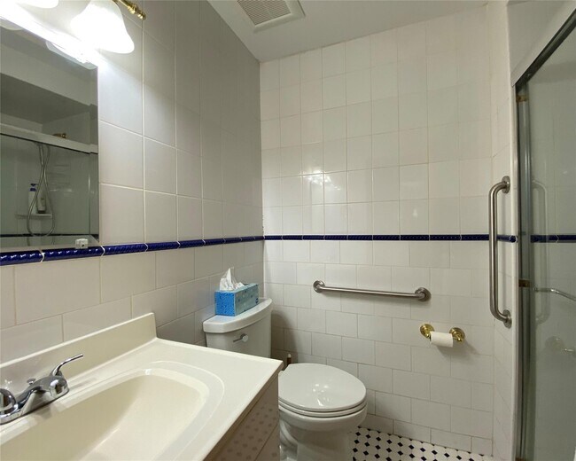 Building Photo - 213 Fort Lee Pl