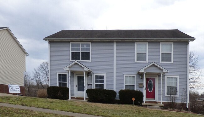 Building Photo - 338 E Oak St