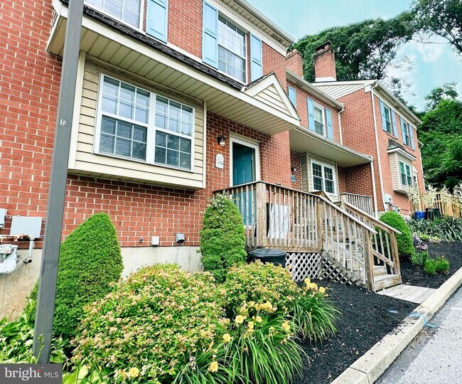 Building Photo - 618 Coates Ln