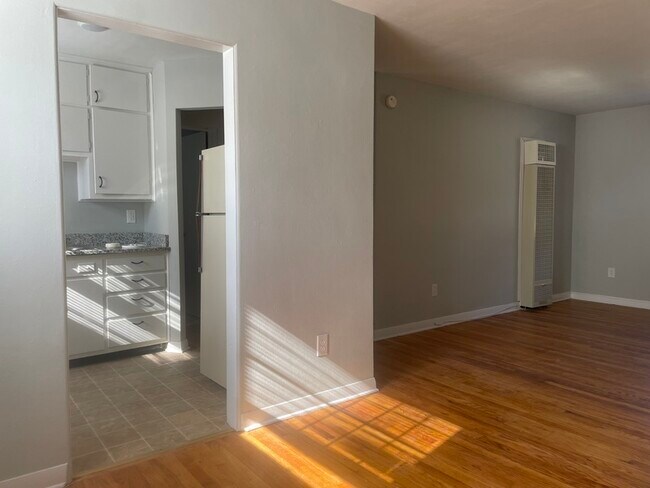 Building Photo - 100 E Stewart Rd