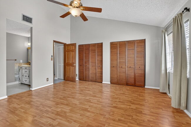 Building Photo - 243 NW 45th Ave