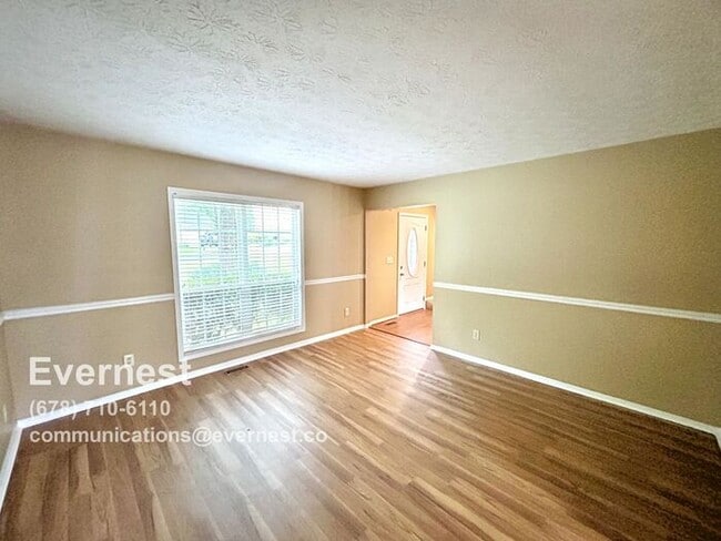 Building Photo - 4-Bedroom, 3.5-Bath Home in a Relaxing Nei...
