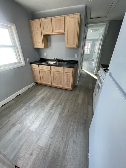 Building Photo - 23352 Hoover Ave