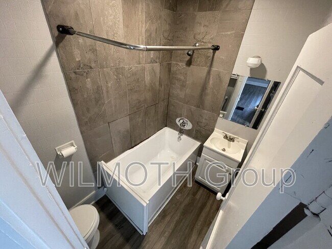 Building Photo - 129 W Hendricks St