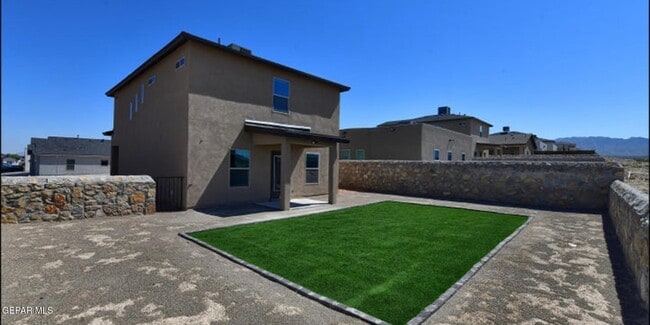 Building Photo - 516 Logwood Ave