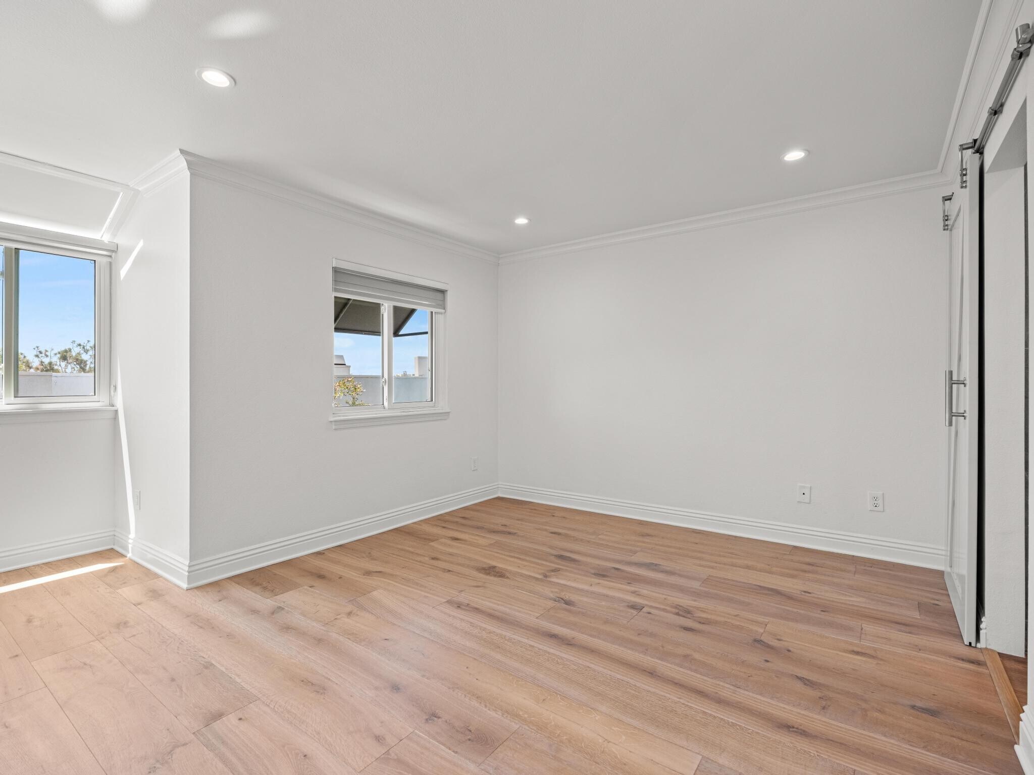 Building Photo - 501 Herondo St