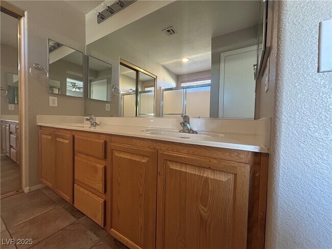 Building Photo - 9527 Crooked Wood Ave