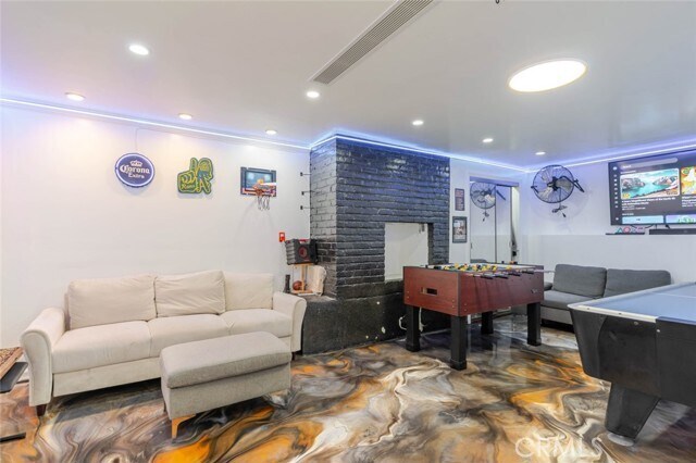 Building Photo - 660 Woodbury Rd