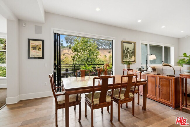 Building Photo - 12775 Bluff Creek Dr