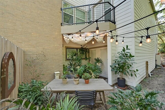 Building Photo - 6600 Valleyside Rd