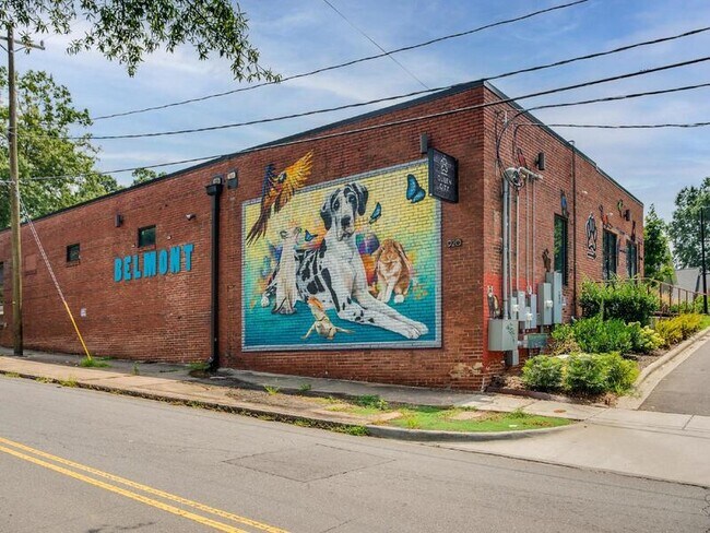 Building Photo - 1310 N Davidson St