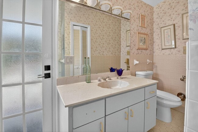 Building Photo - 1599 NW 14th Ave