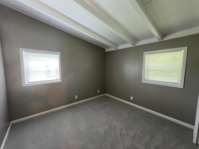 Building Photo - 2503 Broadmoor Dr
