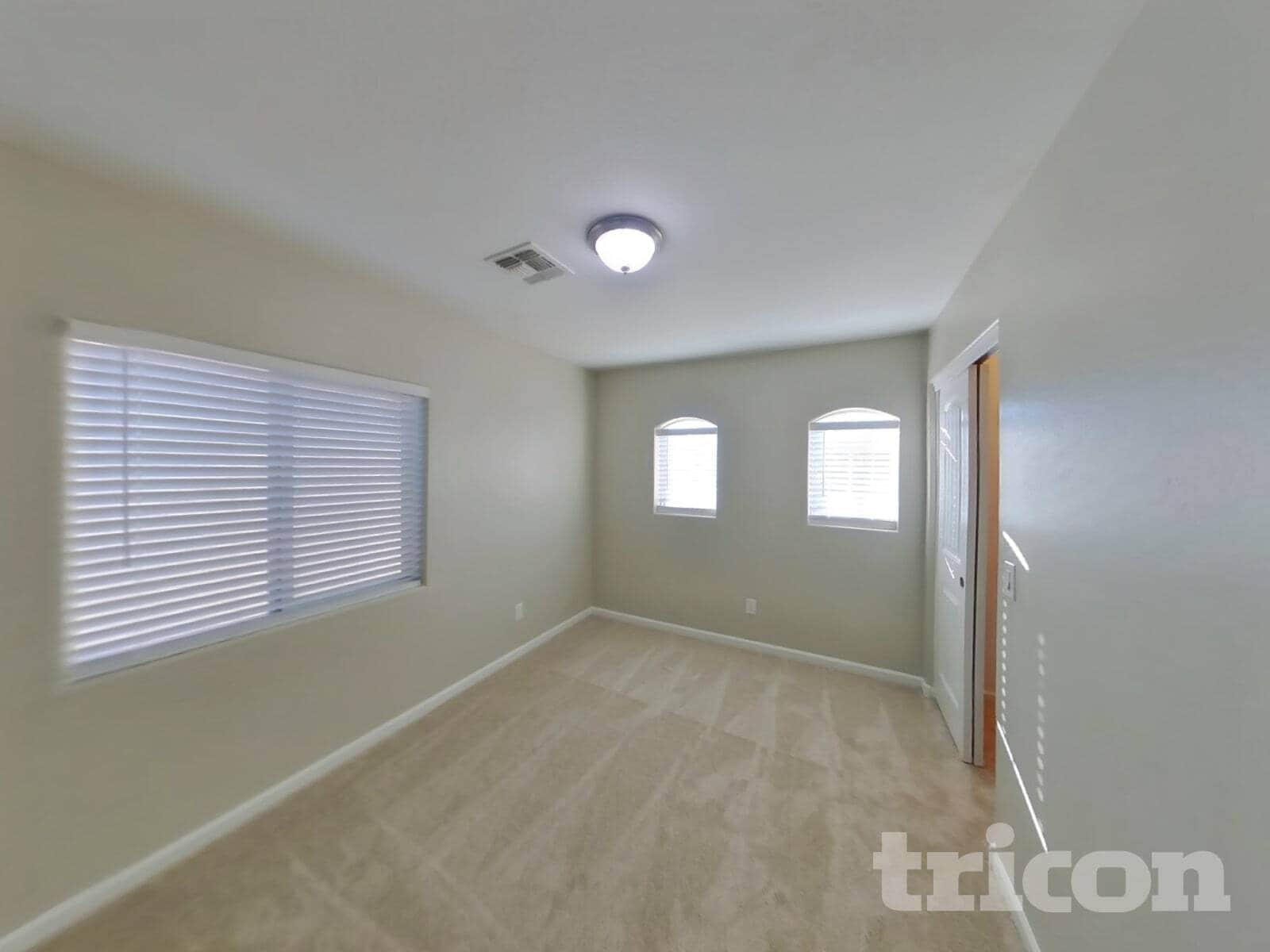 Building Photo - 10336 W Devonshire Ave