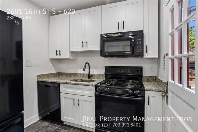 Building Photo - 2601 16th St S