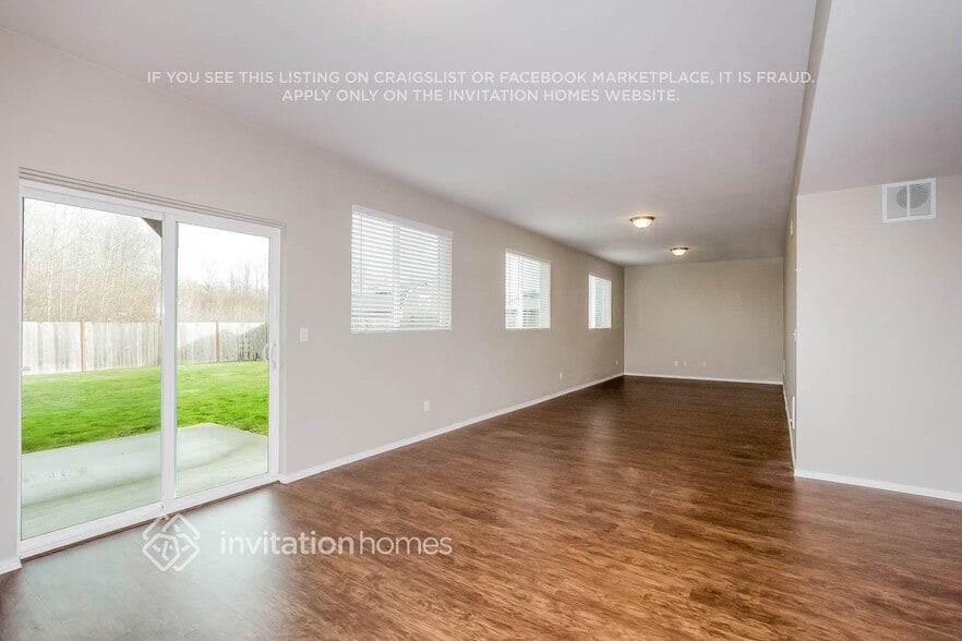 Building Photo - 205 Phoenix Ave SW