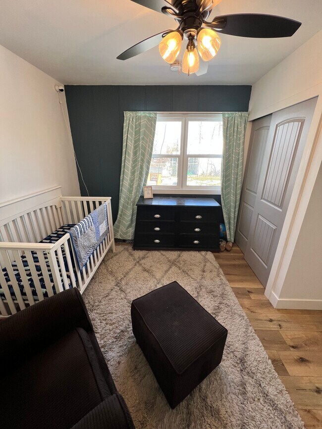 Building Photo - 1647 E Woodland Ave