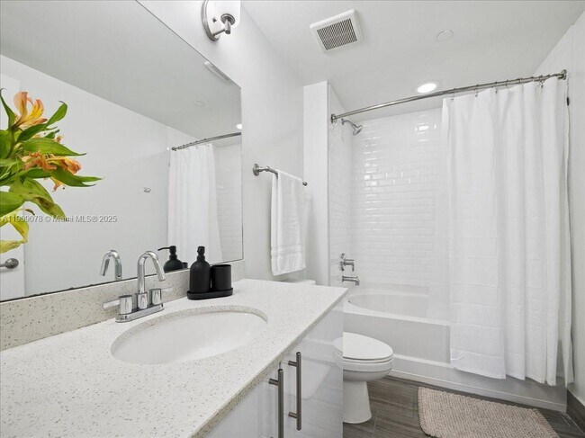 Building Photo - 1776 Polk St