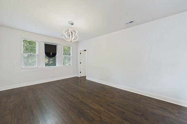 Building Photo - 7919 S Ellis Ave